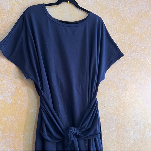 Fashion Nova Everyday Dress - Picture 4 of 4